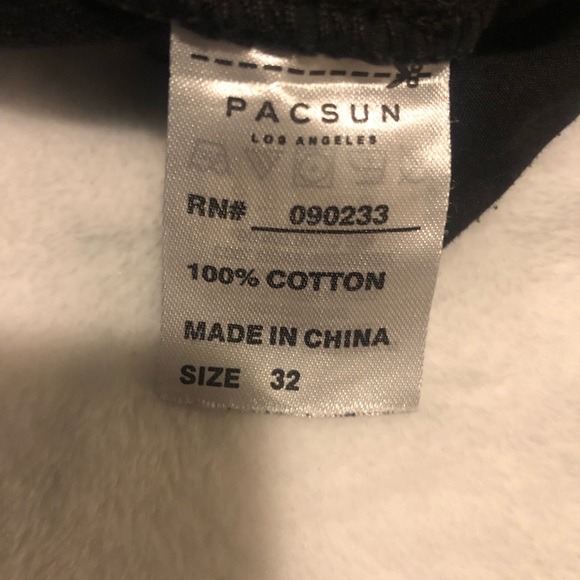 Pacsun: Skinny Black Distressed Shorts. Size:(32) - Picture 8 of 12